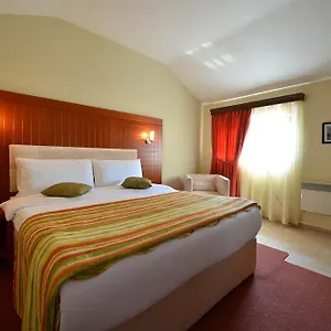 Hotel 5, Tirana